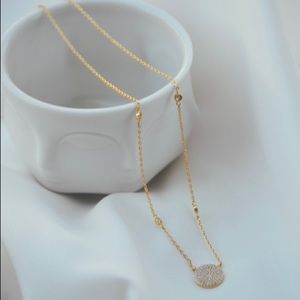 gold medallion necklace